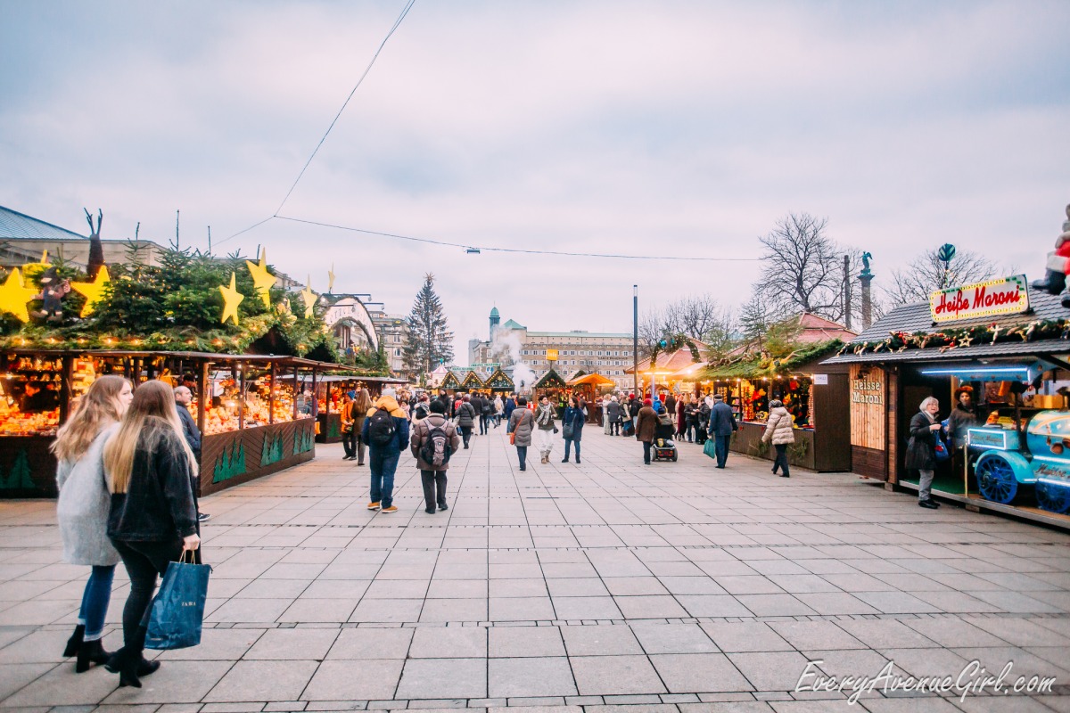 Female travel blog Christmas market 2676